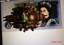 Gambling Spiders on British Note